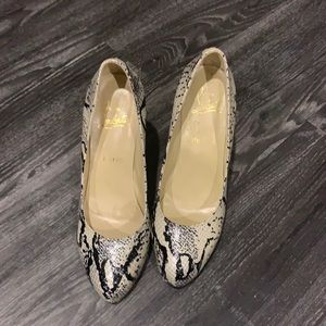 Pre-Loved Christian Louboutin SnakeSkin Size 40